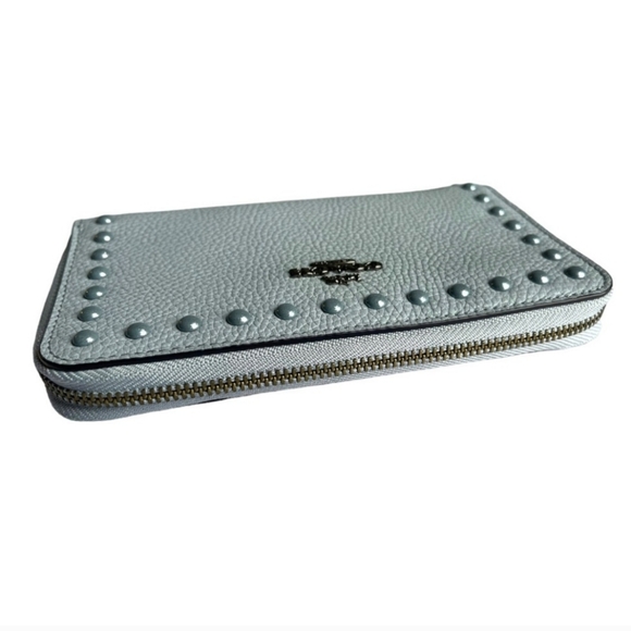 EUC-COACH Light Blue Gray Pebbled Leather Zip Around Wallet w/ Pearl Accents - Picture 3 of 13